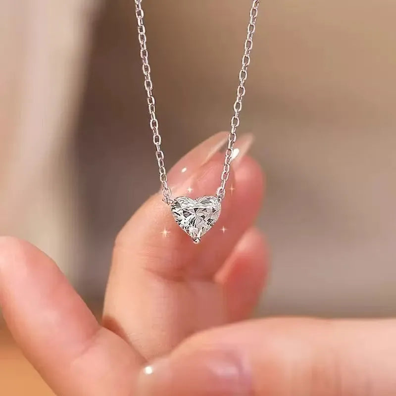 Women's silver-plated copper necklace with heart-shaped charm on 45 cm chain