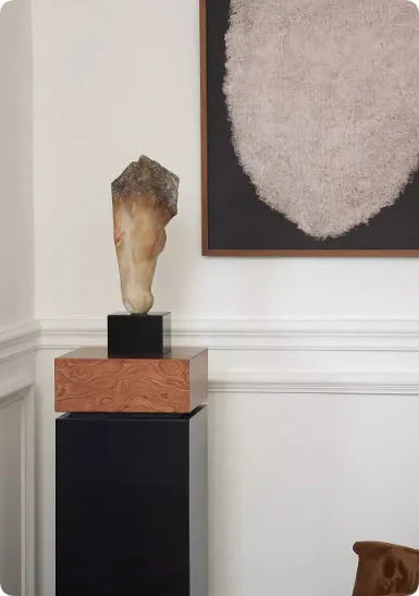 French retro style abstract horse head desktop sculpture with carved finish, 50cm tall.