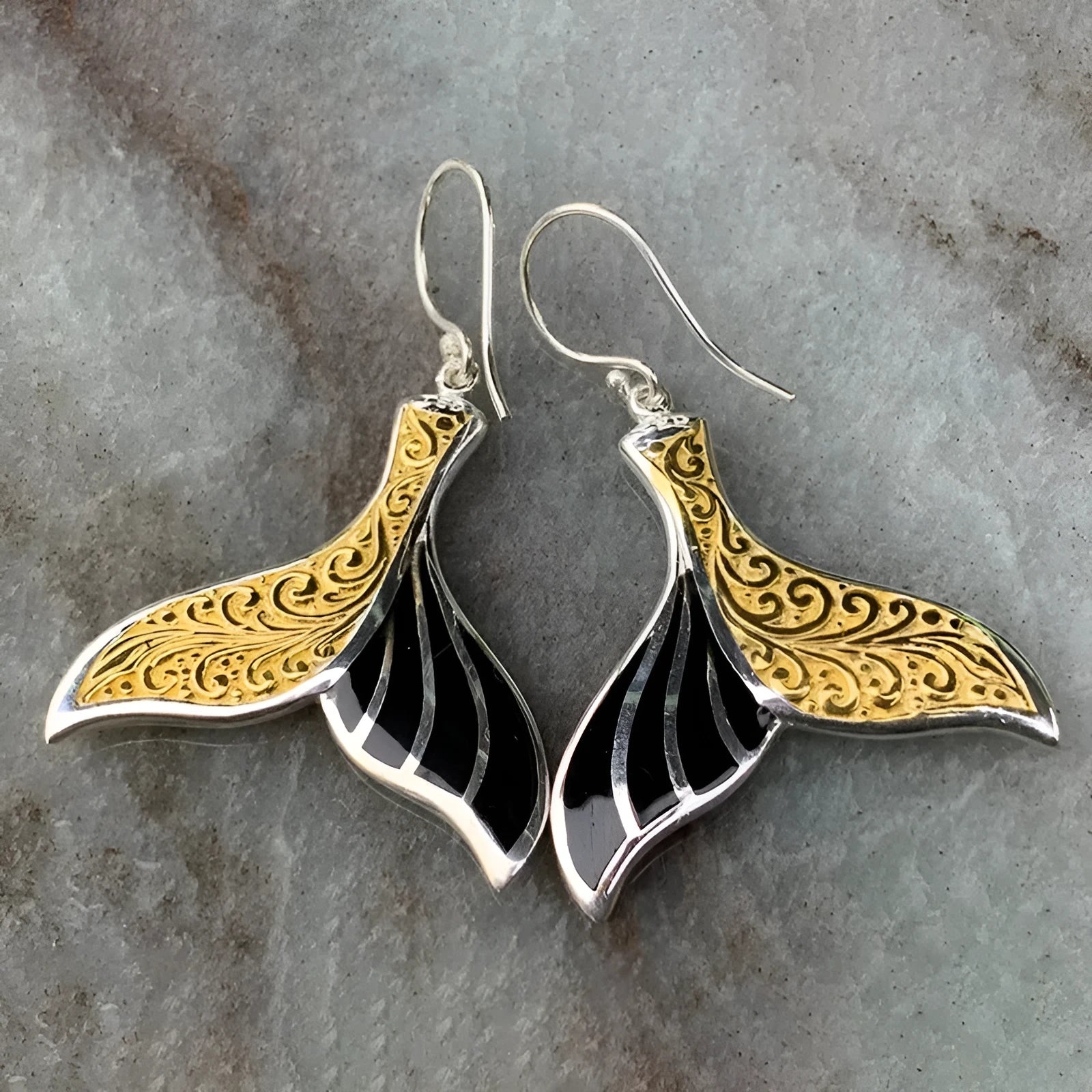 Women's fishtail earrings with retro whale design in white gold colour alloy metal
