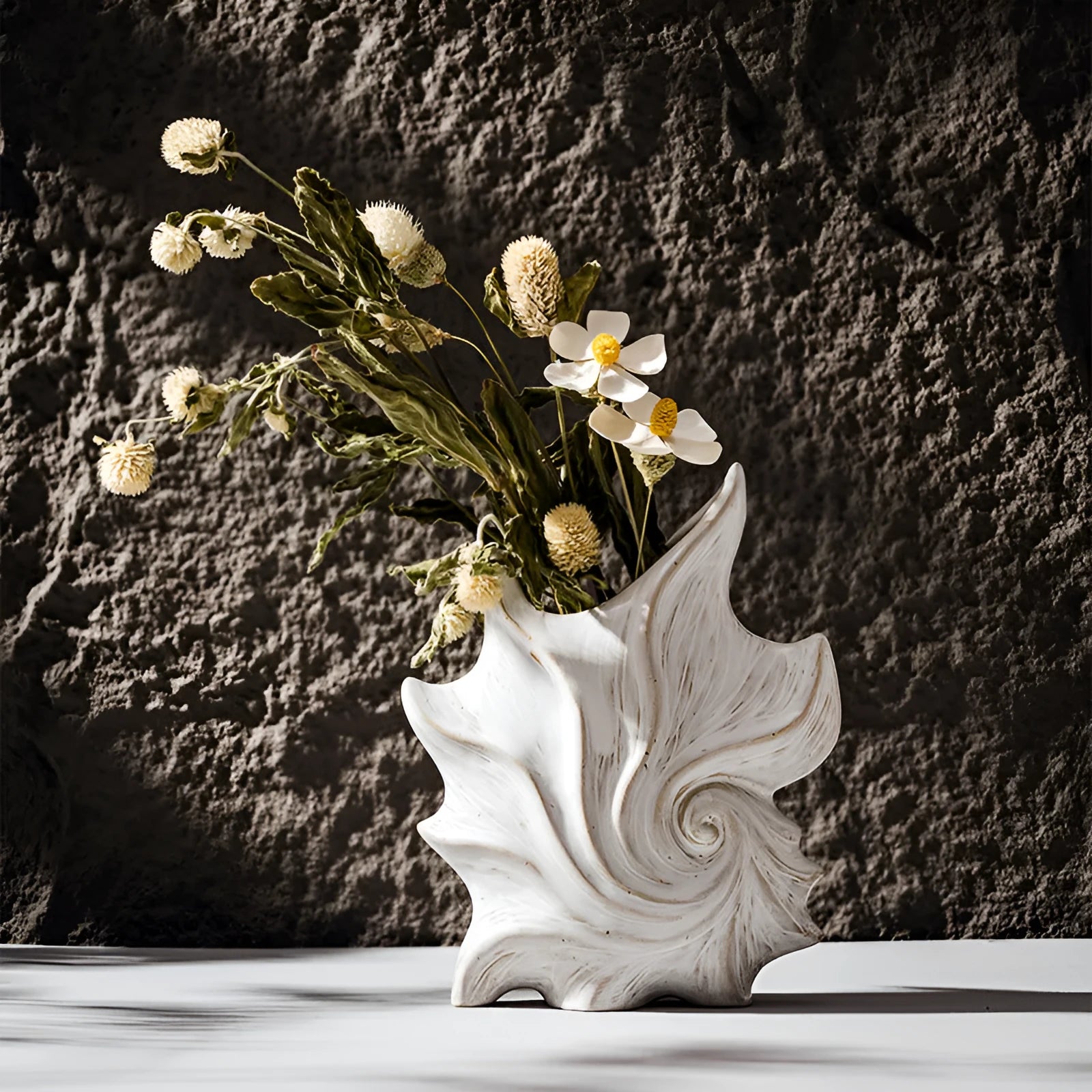 Hexili Moni'an style ceramic vase with coloured glaze finish, European retro home decor.