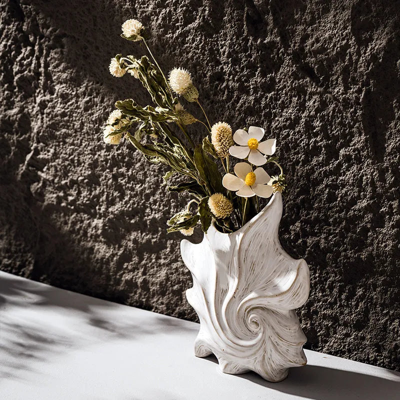 Hexili Moni'an style ceramic vase with coloured glaze finish, European retro home decor.