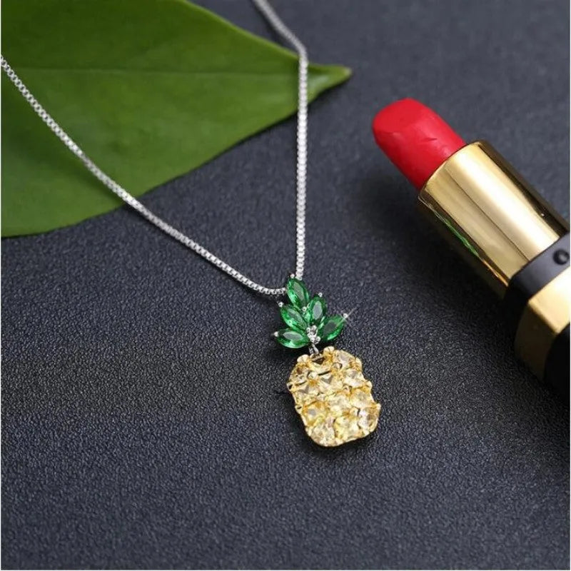 Silver geometric pineapple diamond necklace with Korean fashion styling