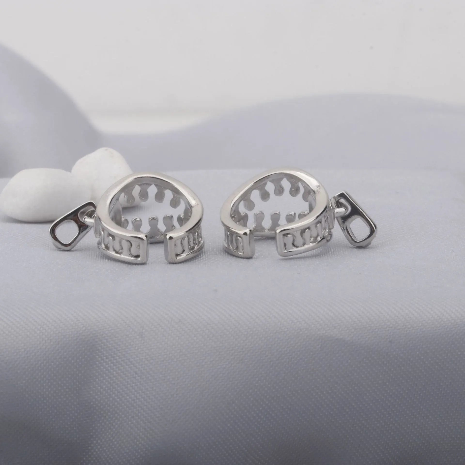 Copper geometric clip earrings with simple line design in ES862 colour
