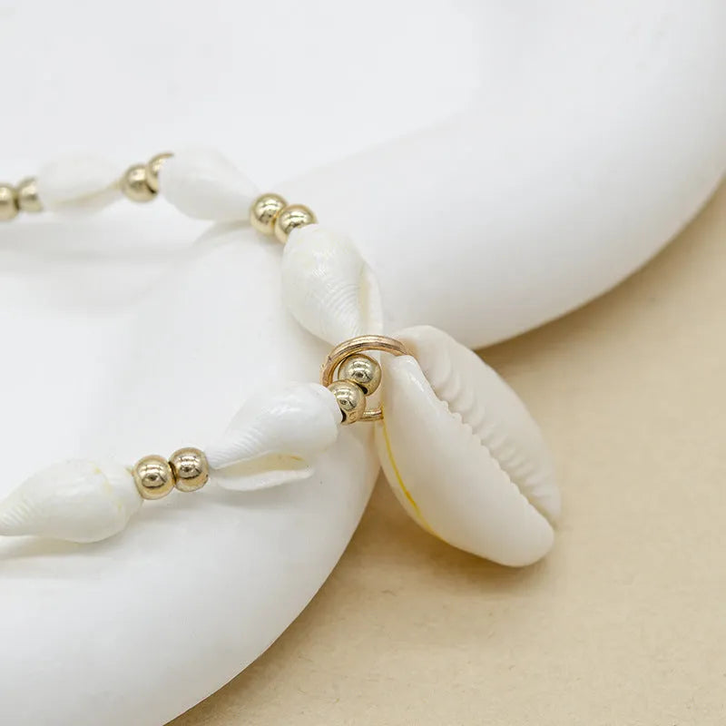 White conch shell necklace for women with electroplated finish and regular chain