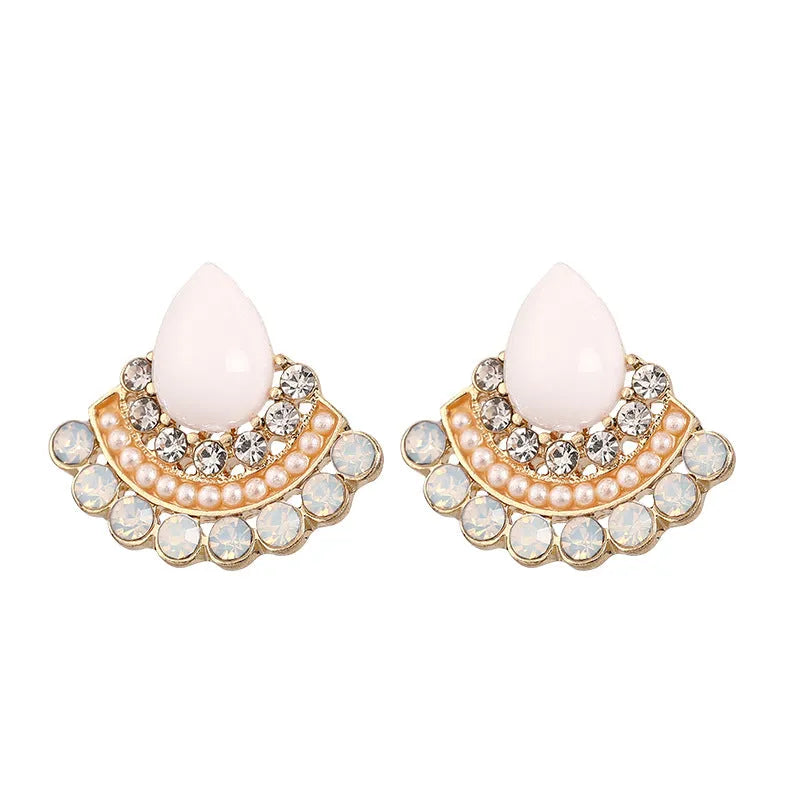 Women's retro fan-shaped geometric earrings with rhinestone and opal details in silver colour