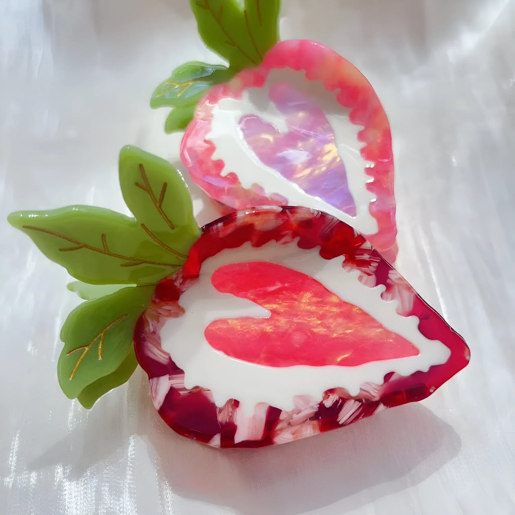 Red strawberry-shaped hair clip for girls with handcrafted pastoral style design