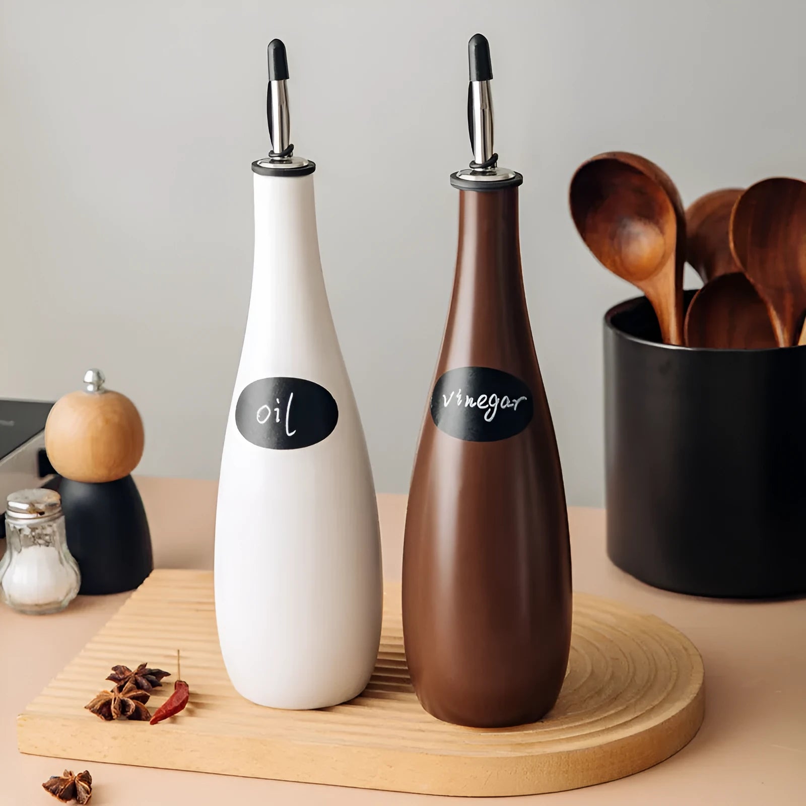 Ceramic oil pot with 650ml funnel in black, coffee, or white colour options