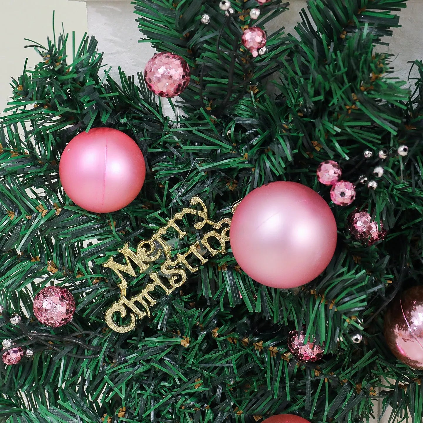 2.7 metre pink Christmas rattan decoration with 240 decorative heads in South Korea style