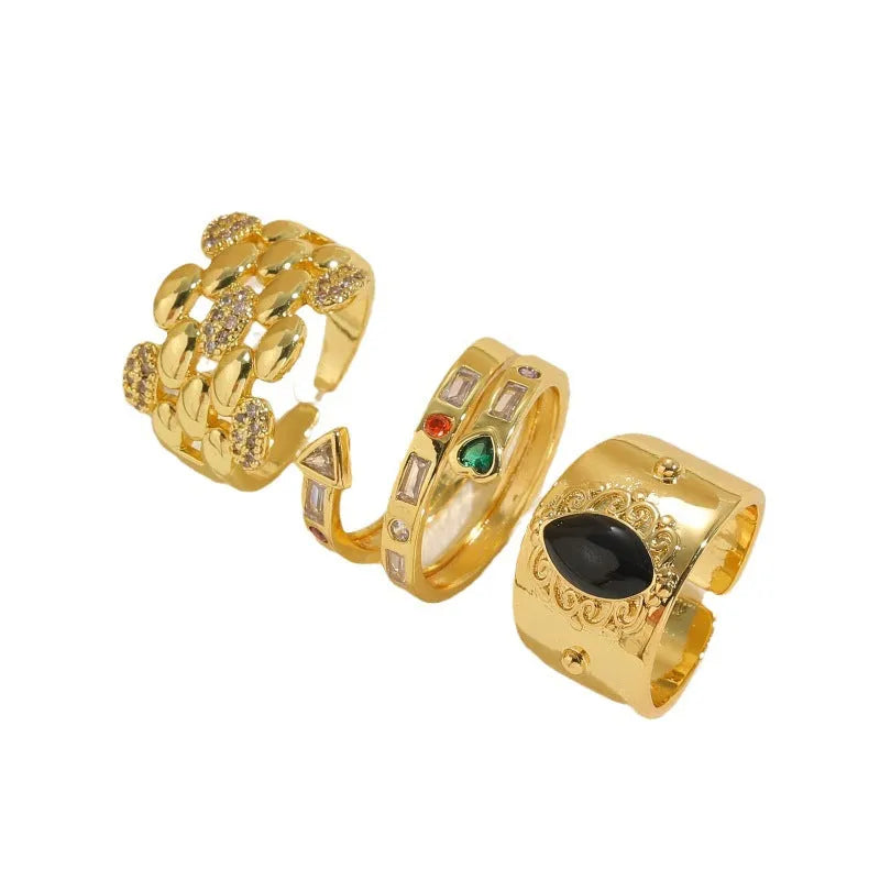 Close-up of a geometric copper ring with a black electroplated zircon stone, Chinese vintage style.