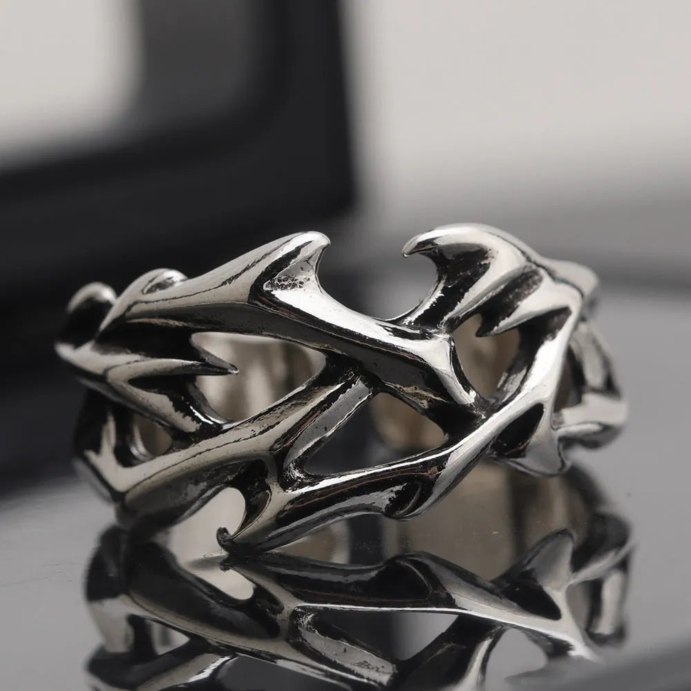 Adjustable copper ring with geometric thorn and flower design in J2150 thorns colour