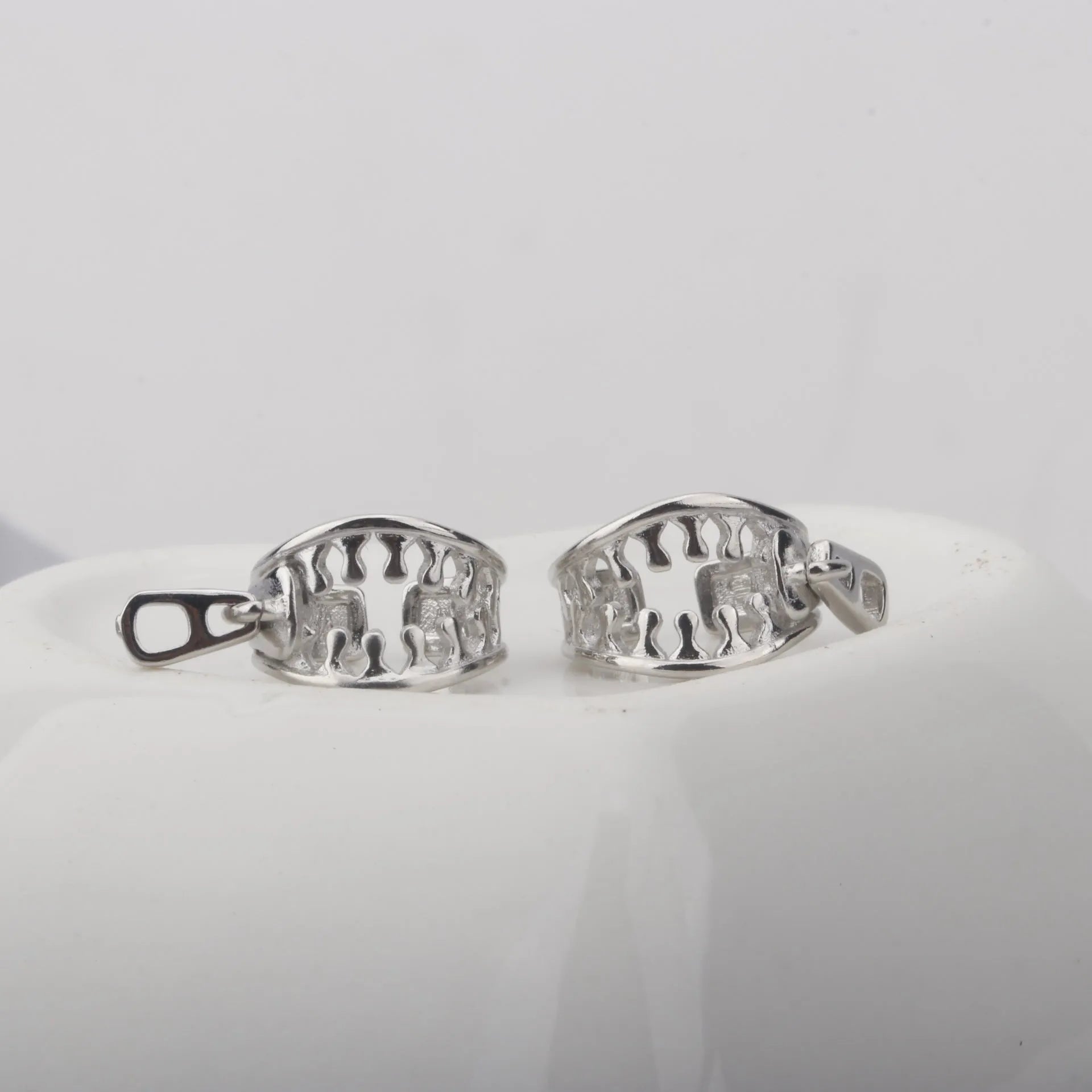 Copper geometric clip earrings with simple line design in ES862 colour