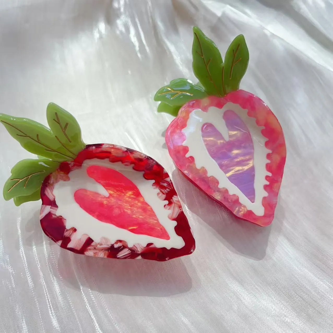 Red strawberry-shaped hair clip for girls with handcrafted pastoral style design