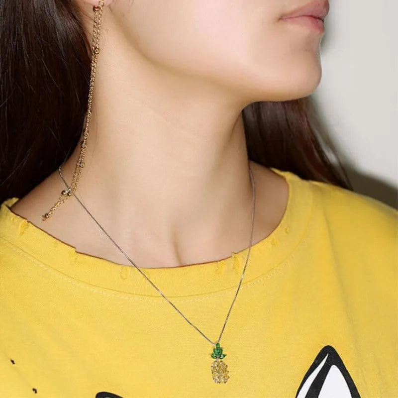 Silver geometric pineapple diamond necklace with Korean fashion styling