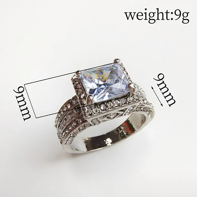 Women's geometric silver fashion ring with round elements in gold or white finish