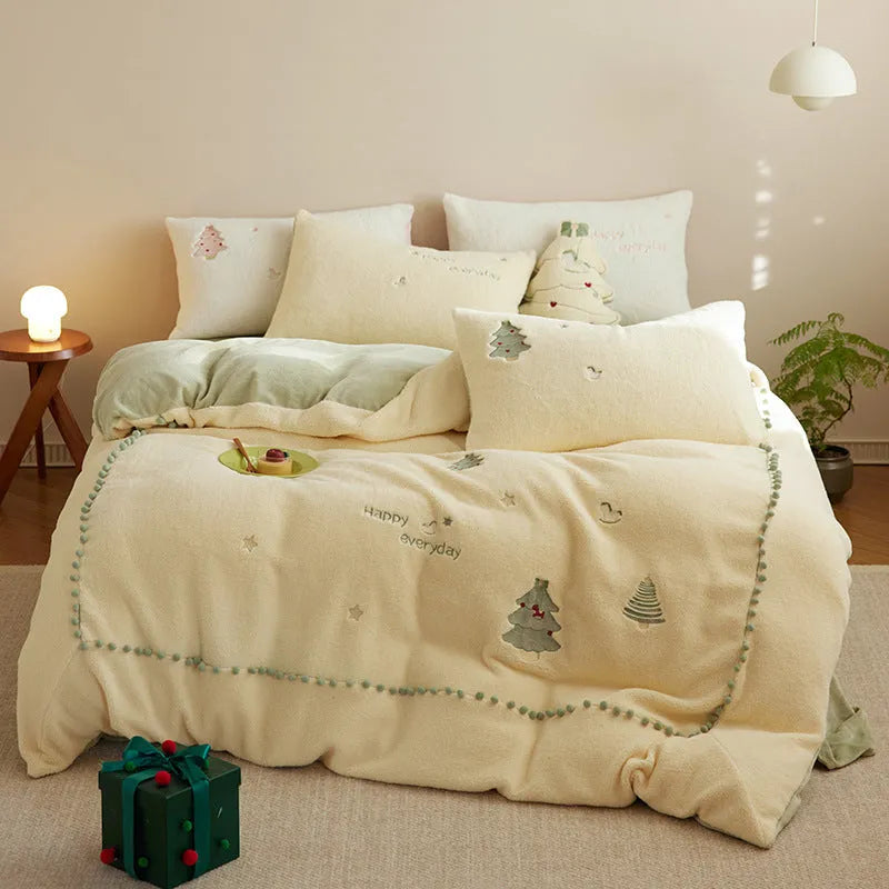 Winter milk fibre bedding set with green Christmas tree pattern showing quilt cover, sheet and pillowcases