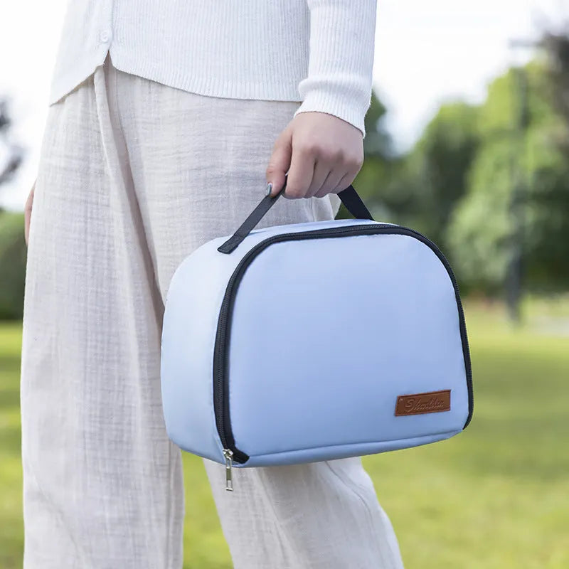 Insulated lunch box bag in textured cloth with large capacity for keeping meals warm and fresh