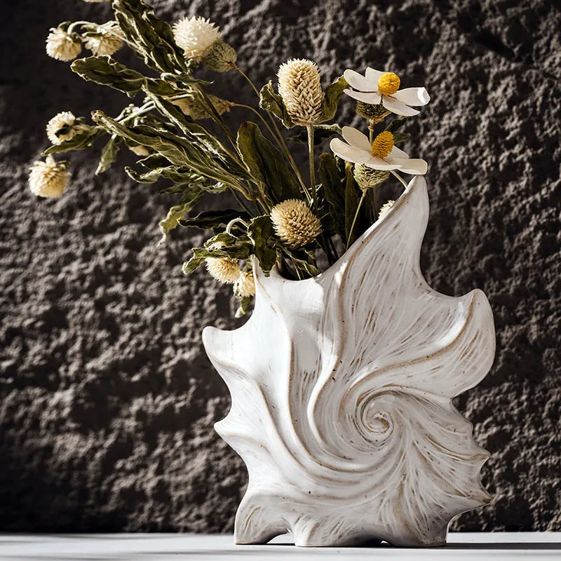 Hexili Moni'an style ceramic vase with coloured glaze finish, European retro home decor.