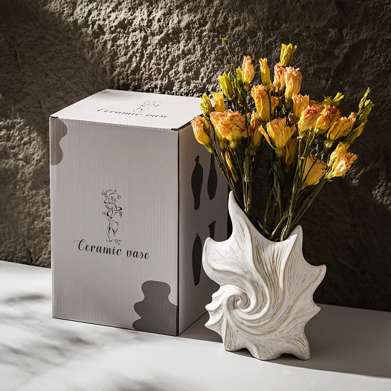 Hexili Moni'an style ceramic vase with coloured glaze finish, European retro home decor.