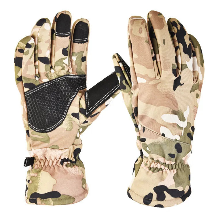 Tactical ski gloves with touch screen fingertips and anti-slip palm in camouflage colours