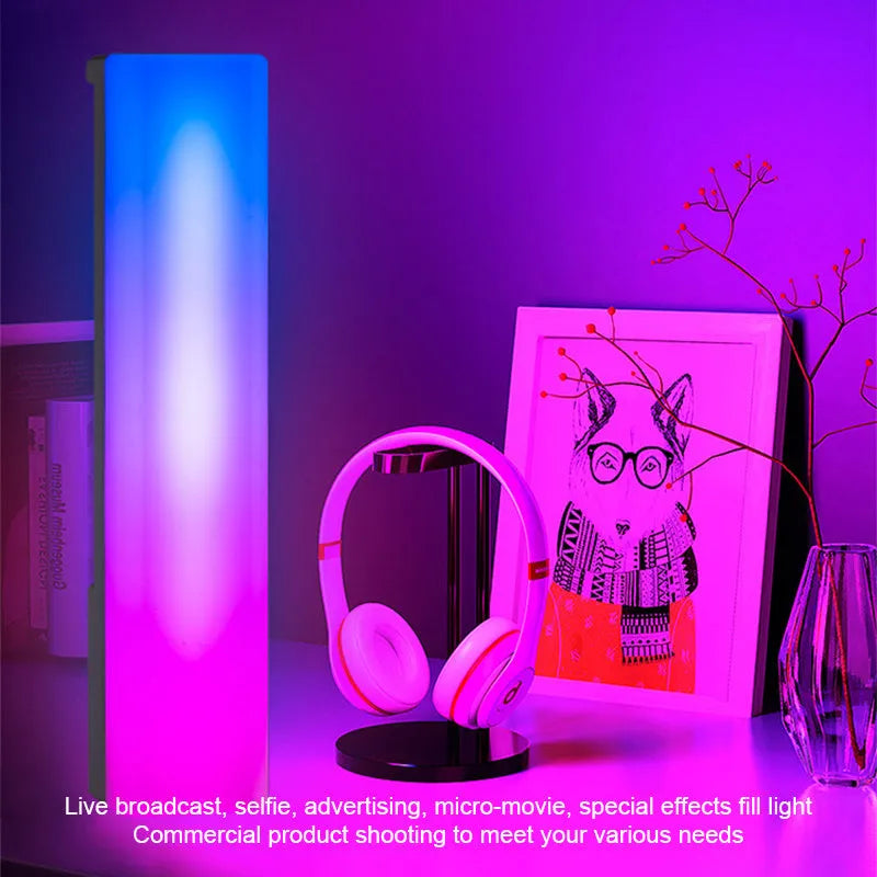3D RGB tabletop lamp with voice-activated rhythm lighting in black or white shell, 5.2x4.5x24.5cm dimensions