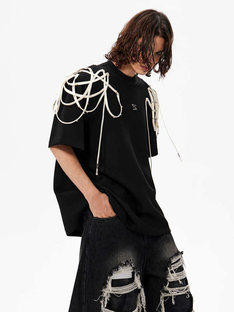 Black short-sleeved T-shirt with rivet ribbon padded shoulders, loose fit, round neck
