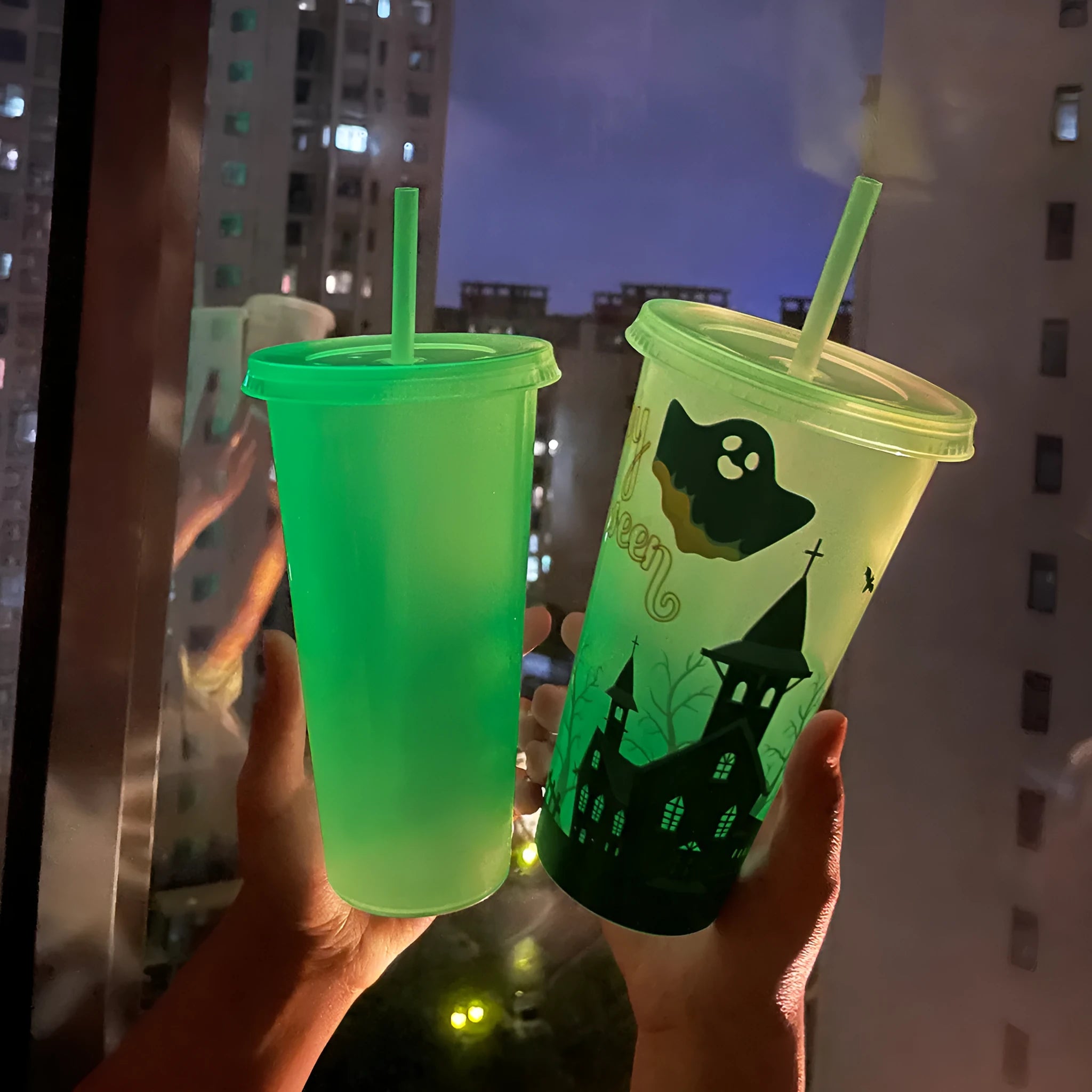 Plastic Halloween sippy cup with luminous straw measuring 17.5cm tall with 720ml capacity
