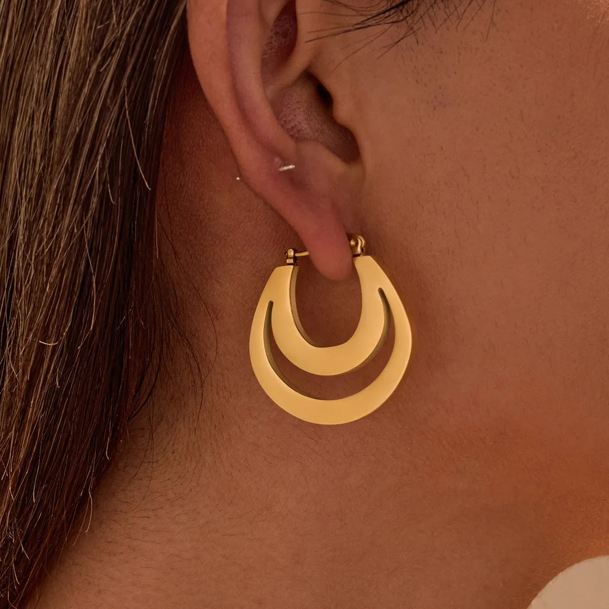 Geometric French earrings with round ring design in gold metallic finish
