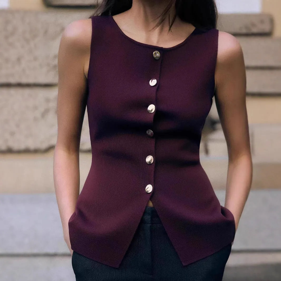 Slim fit sleeveless vest cardigan in viscose fibre with 3D pattern in dark red and white colour options