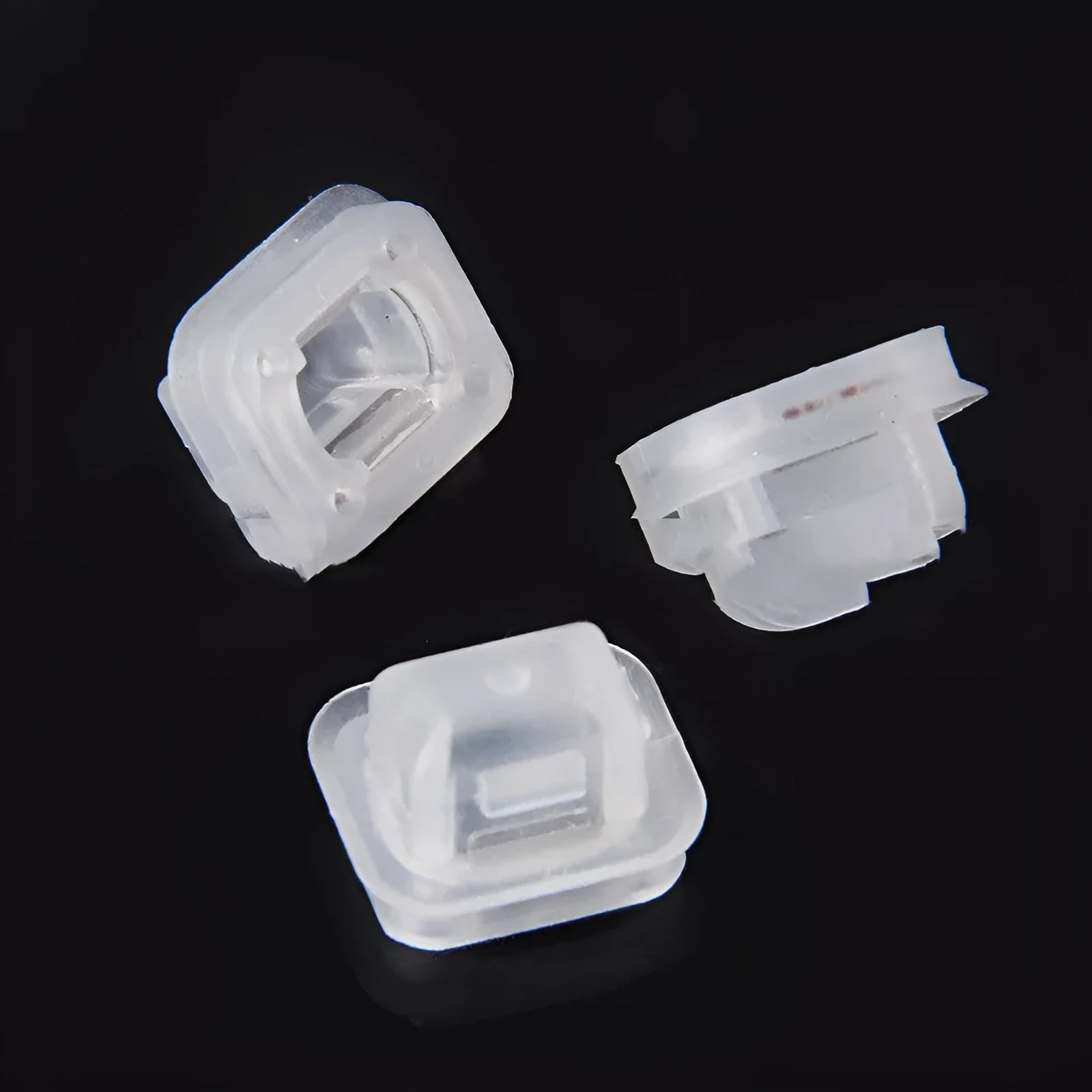 100 peach wood coloured plastic and metal interior clips for BMW E39 and E38 models