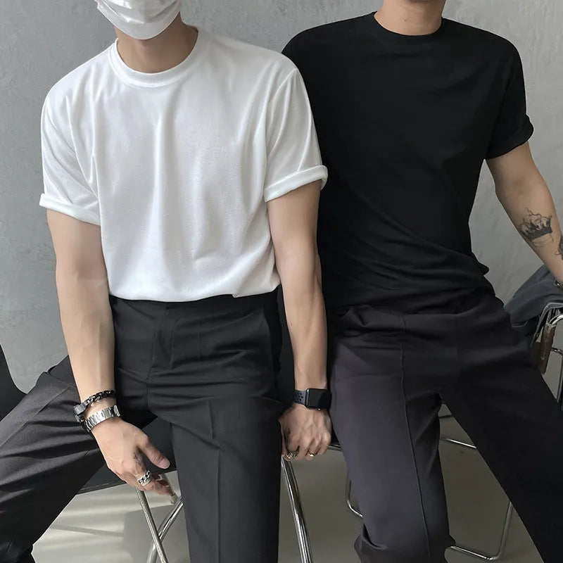 Men's slim fit cotton T-shirt in black or white with half-length sleeves