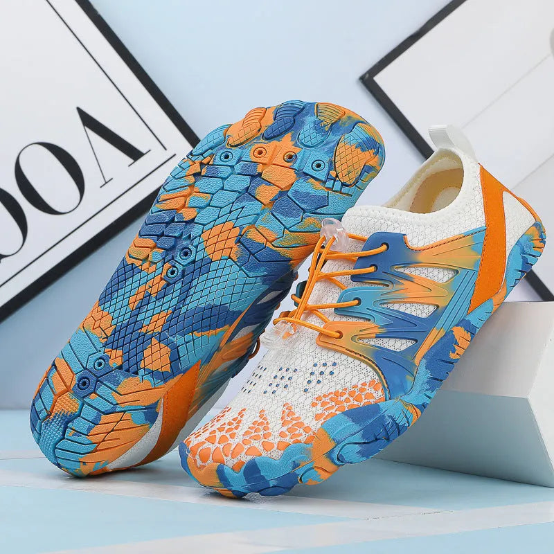 Quick-drying mesh wading shoes with lace-up front and rubber non-slip soles