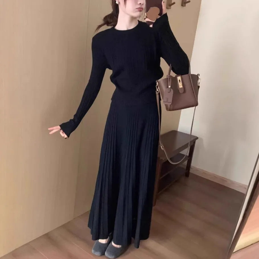 Dark grey knitted dress suit with 3D collage stitching pattern, two-piece set with ethnic style design