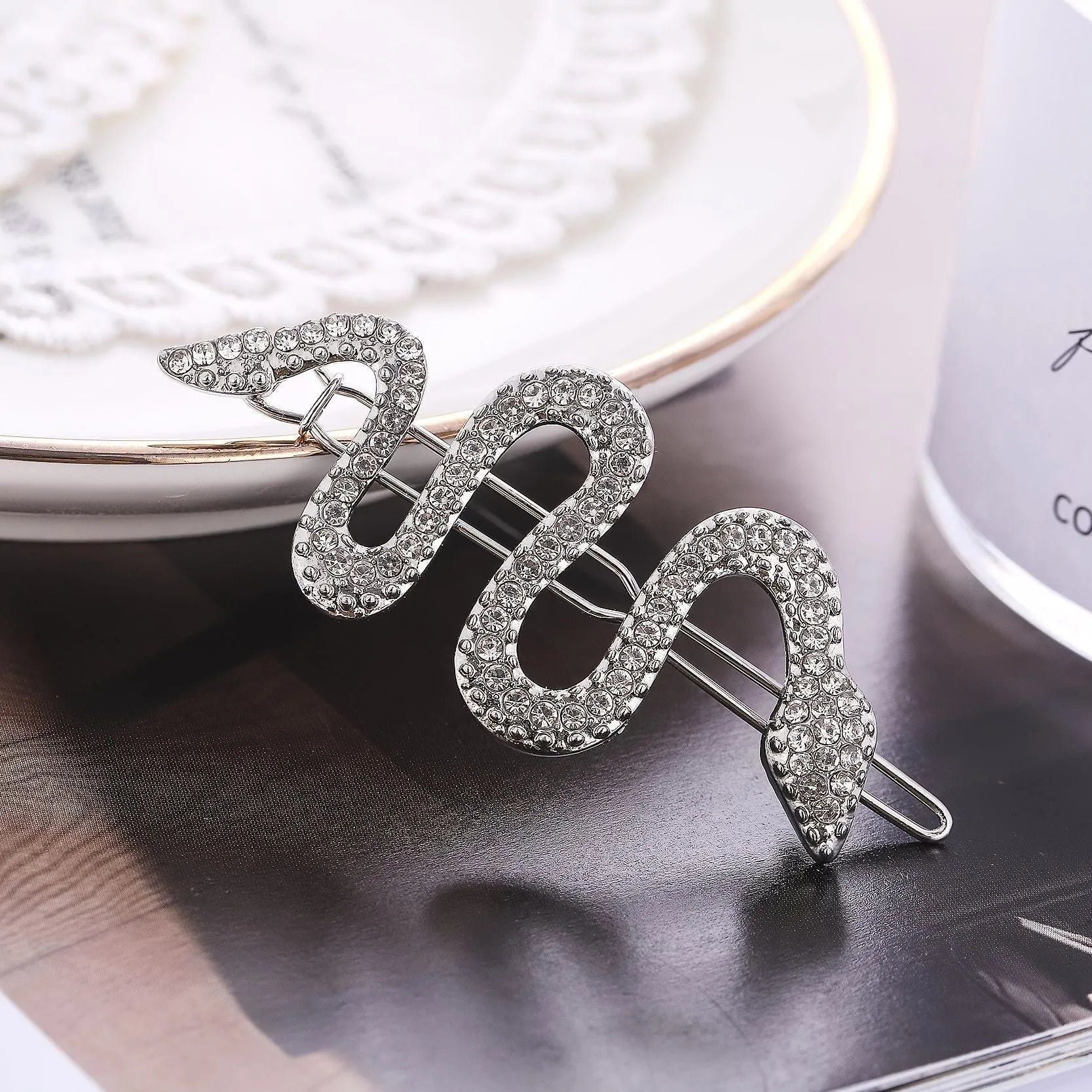 Korean vintage snake barrette hair clip in gold or silver electroplated alloy