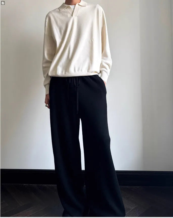 Pure wool polo sweater with lapel collar in milky white and navy blue colours