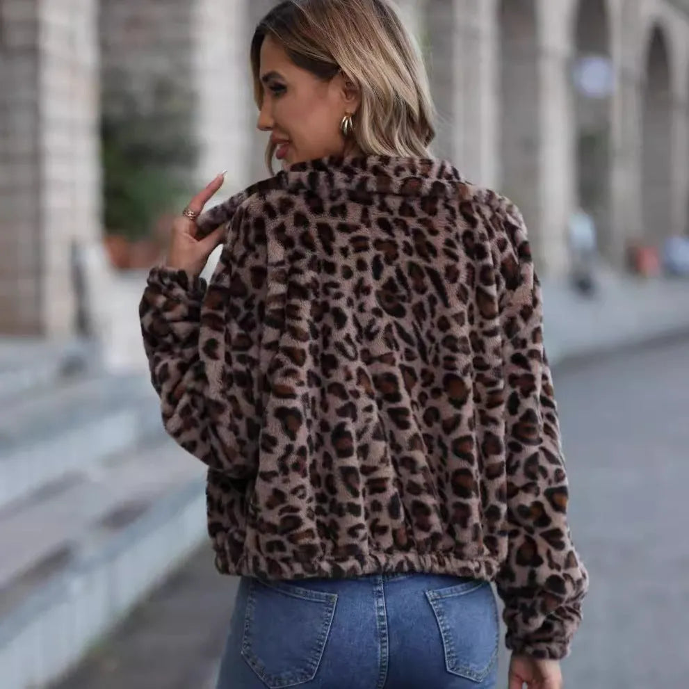 Women's loose long-sleeve leopard print plush coat with a front zipper