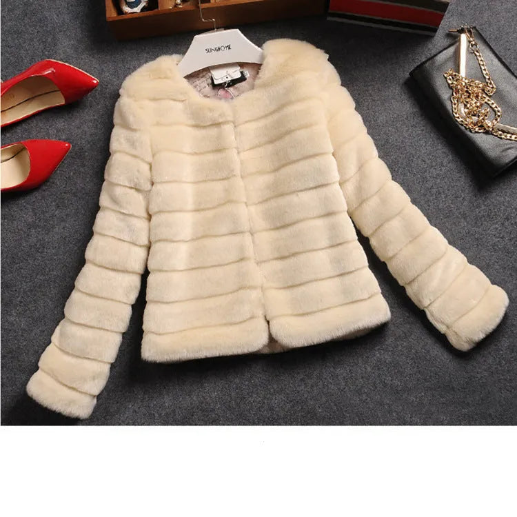 Women's short faux fur top in beige with regular sleeves