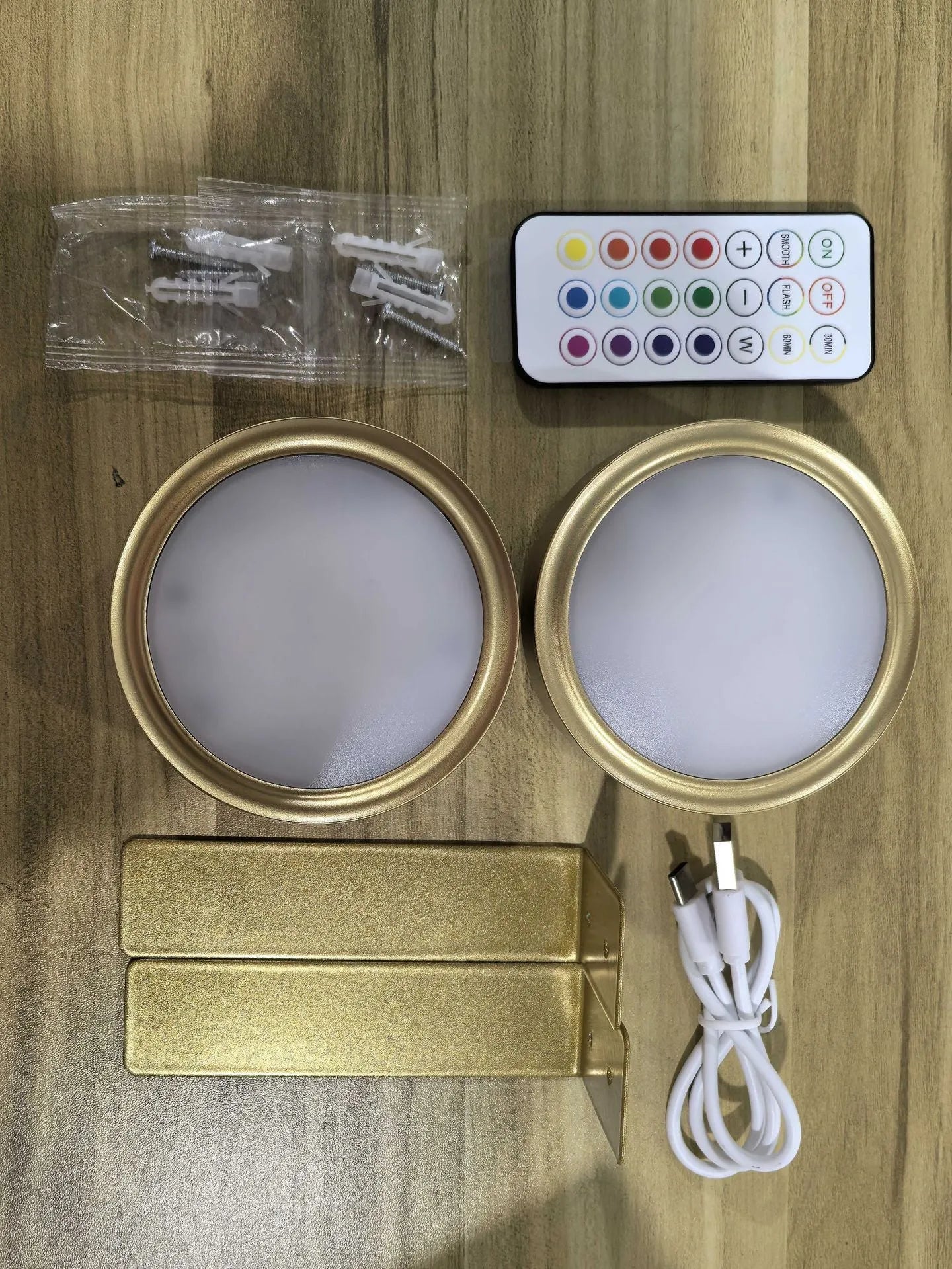Wireless LED painting lamp with magnetic charging and remote control in black, white or gold finish
