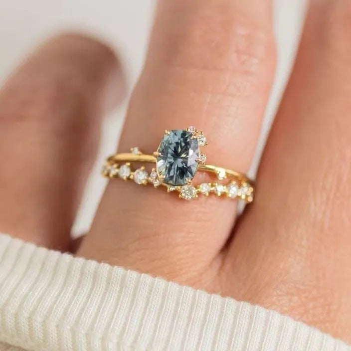 Gold plated women's ring with green zircon stone in flower shape on alloy base