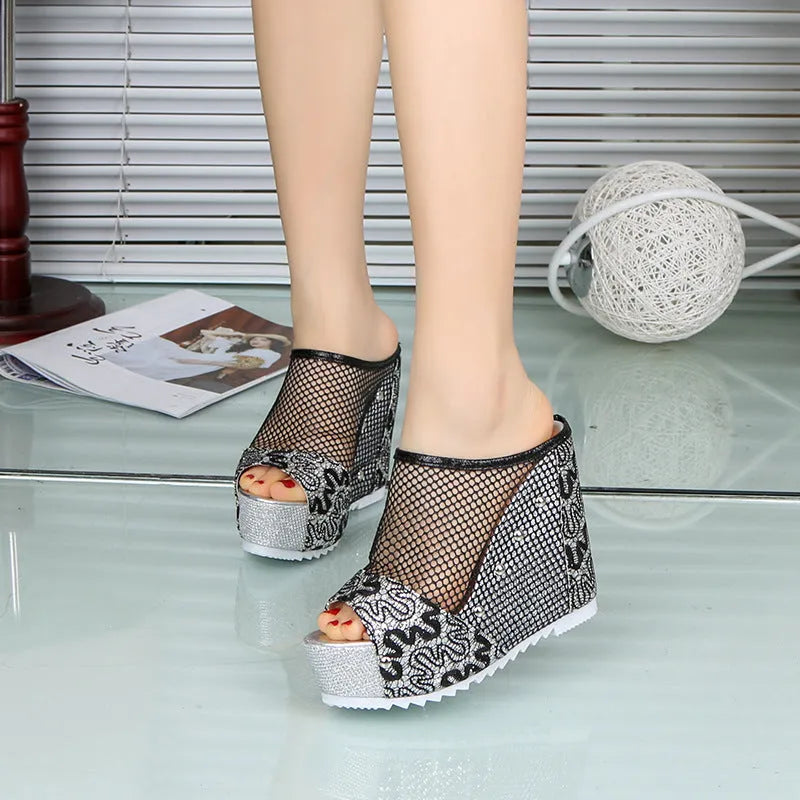 Korean women's platform flip-flops with a hollowed-out chunky heel and lace-up mesh upper.