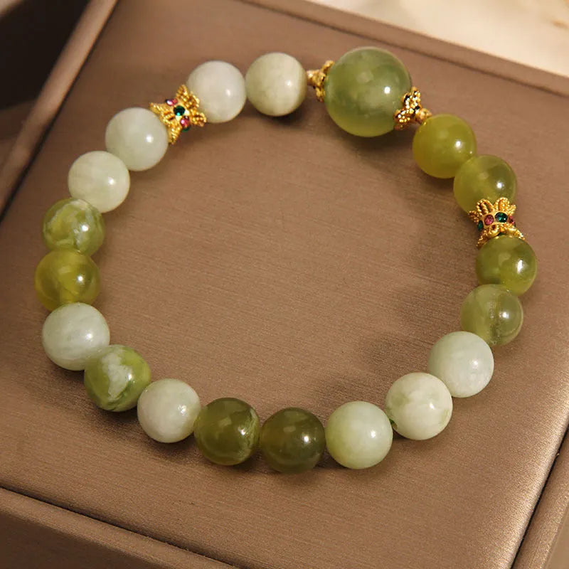 Women's bracelet made from green Xiuyan jade with original light luxury sweet mori design.