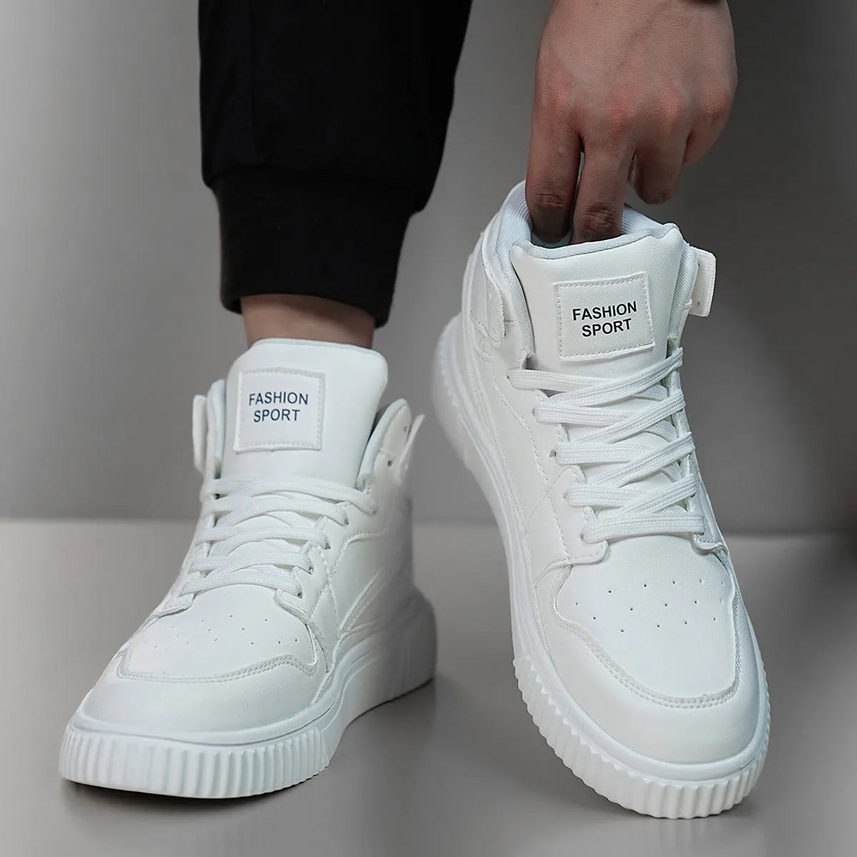 White microfiber men's casual shoes with round toe design for autumn and winter leisure wear