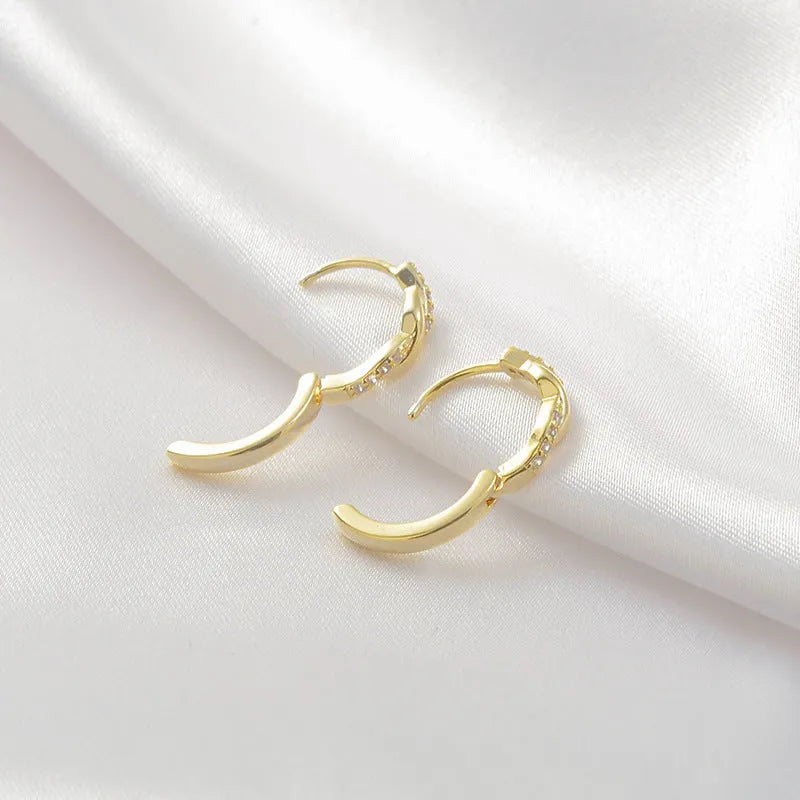 Geometric interwoven hemp rope earrings in gold and silver colour options