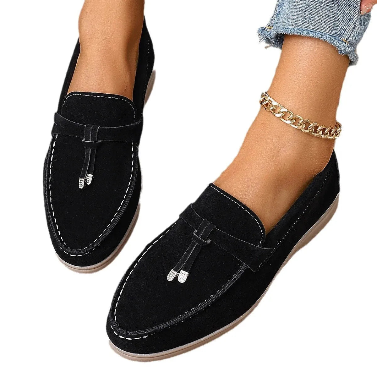 Men's slip-on loafers in three colours with canvas upper, rubber sole and round toe design