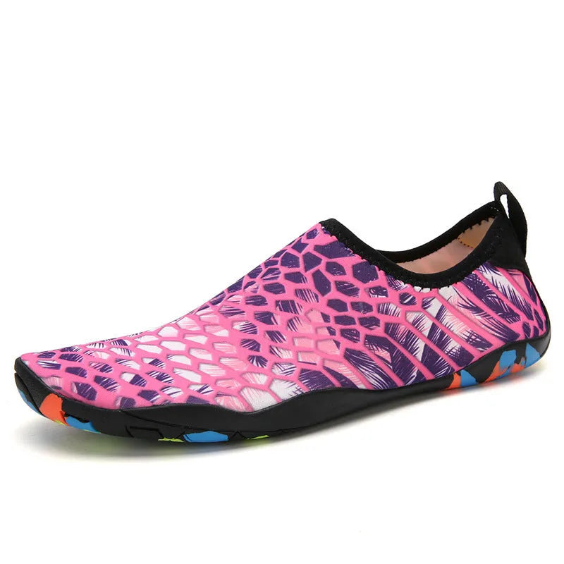 Blue Lycra and EVA beach wading shoes for swimming, shown on a size chart.