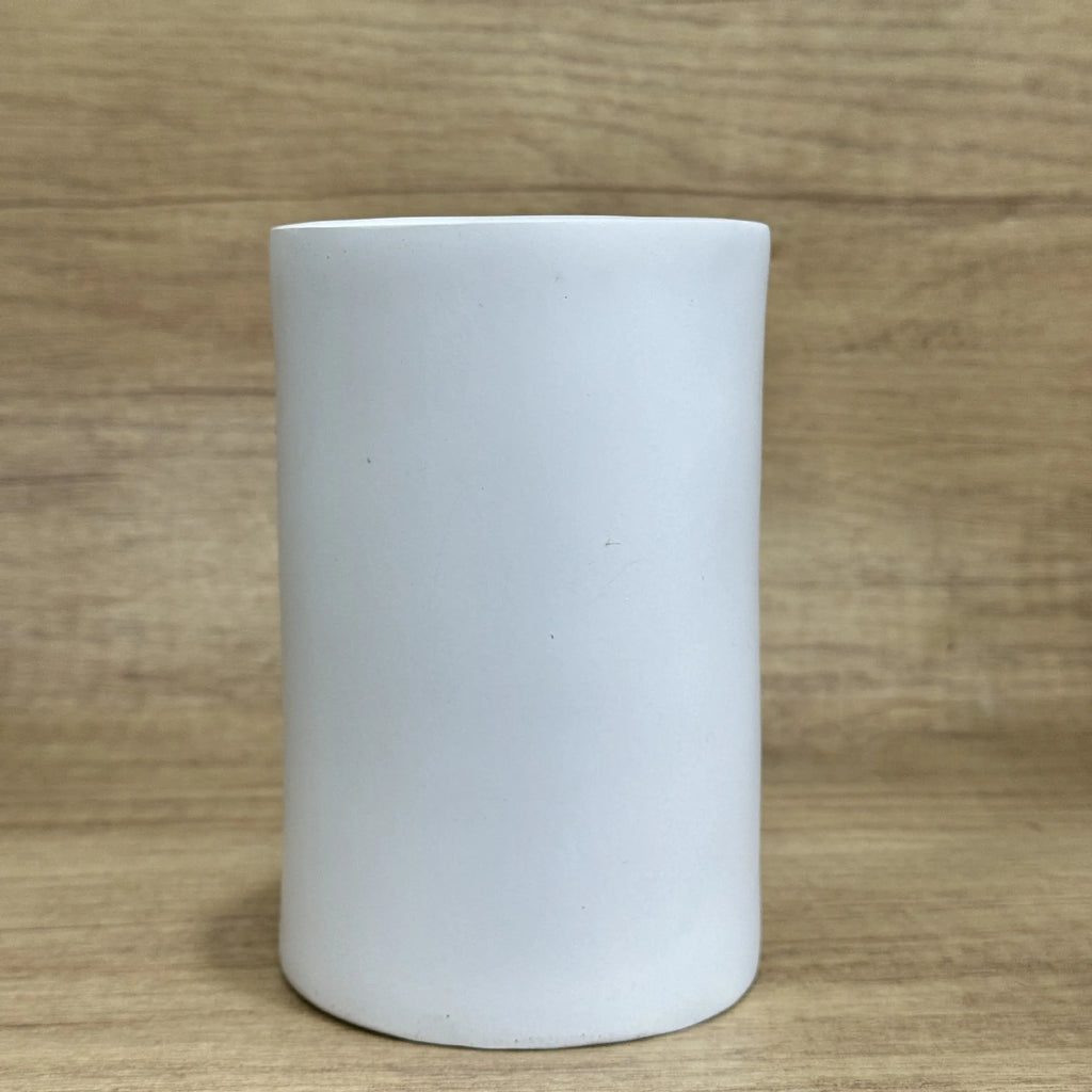 Resin American style decorative tissue box holder on a desk, dimensions 8.5cm by 14.6cm.
