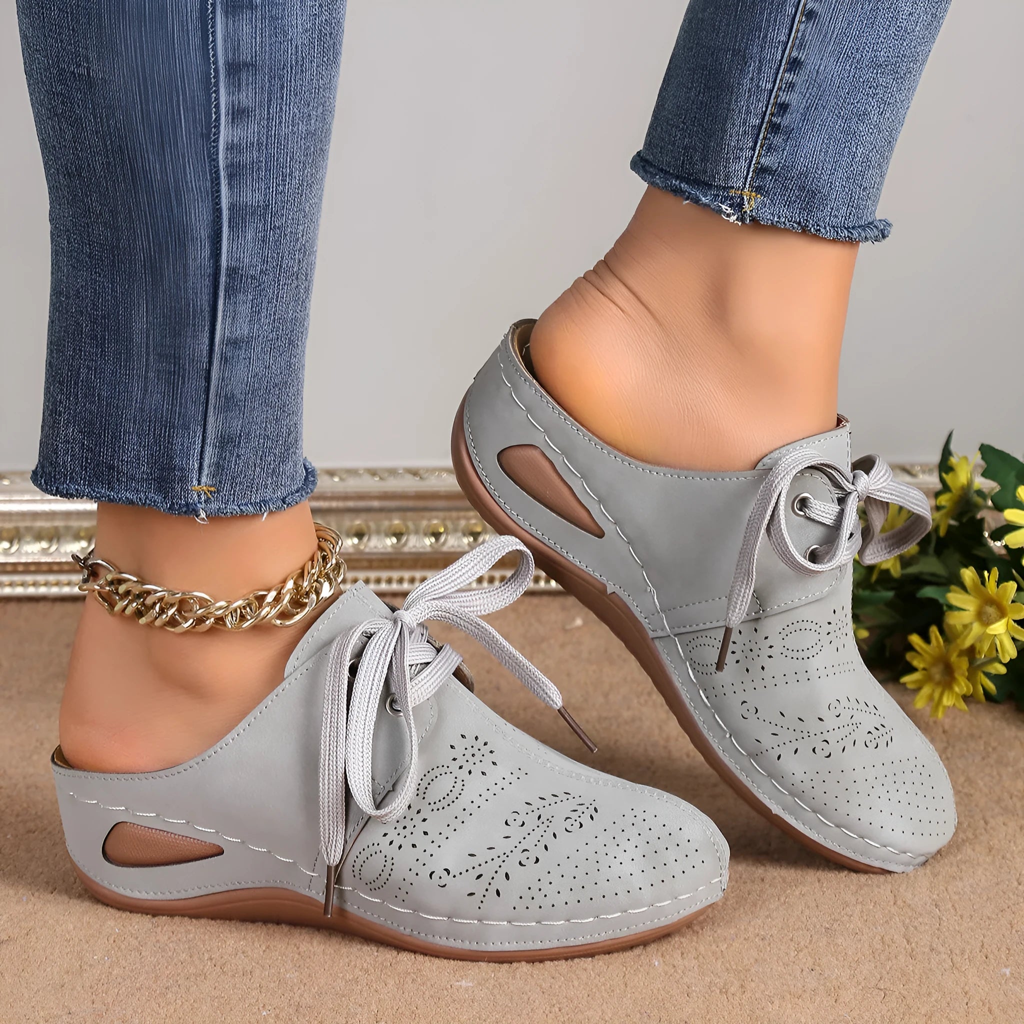 Women's summer lace-up slippers with wedge sole and hollow-out design in various colours