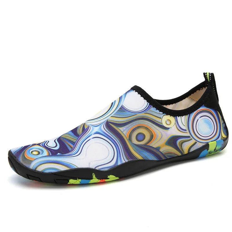 Blue Lycra and EVA beach wading shoes for swimming, shown on a size chart.