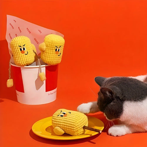 Corn cob shaped cat dental toy made from polio wood with catnip, measuring 7cm by 6cm by 15cm