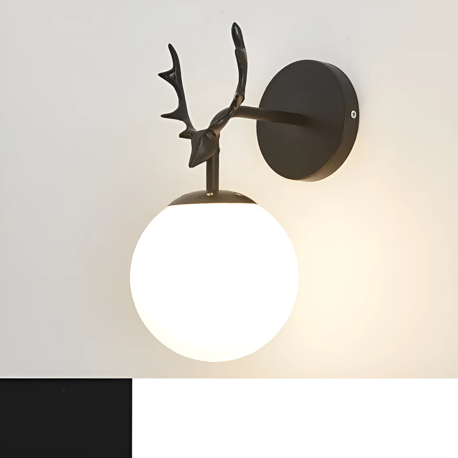 Nordic style round glass wall lamp with E27 bulb holder in golden or black finish
