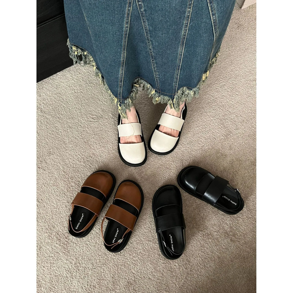 Retro sandals with closed toe design and adjustable ankle-strap buckle in apricot colour